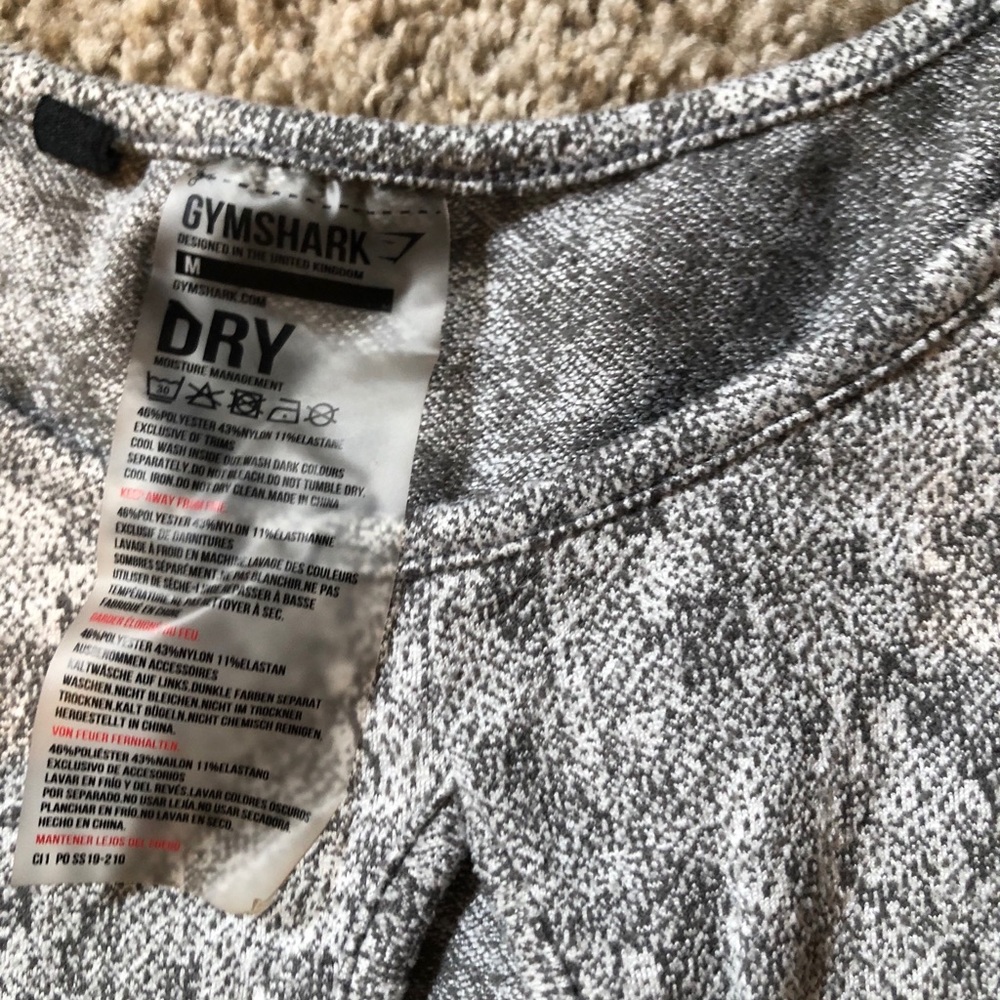 Crop gym shark shirt